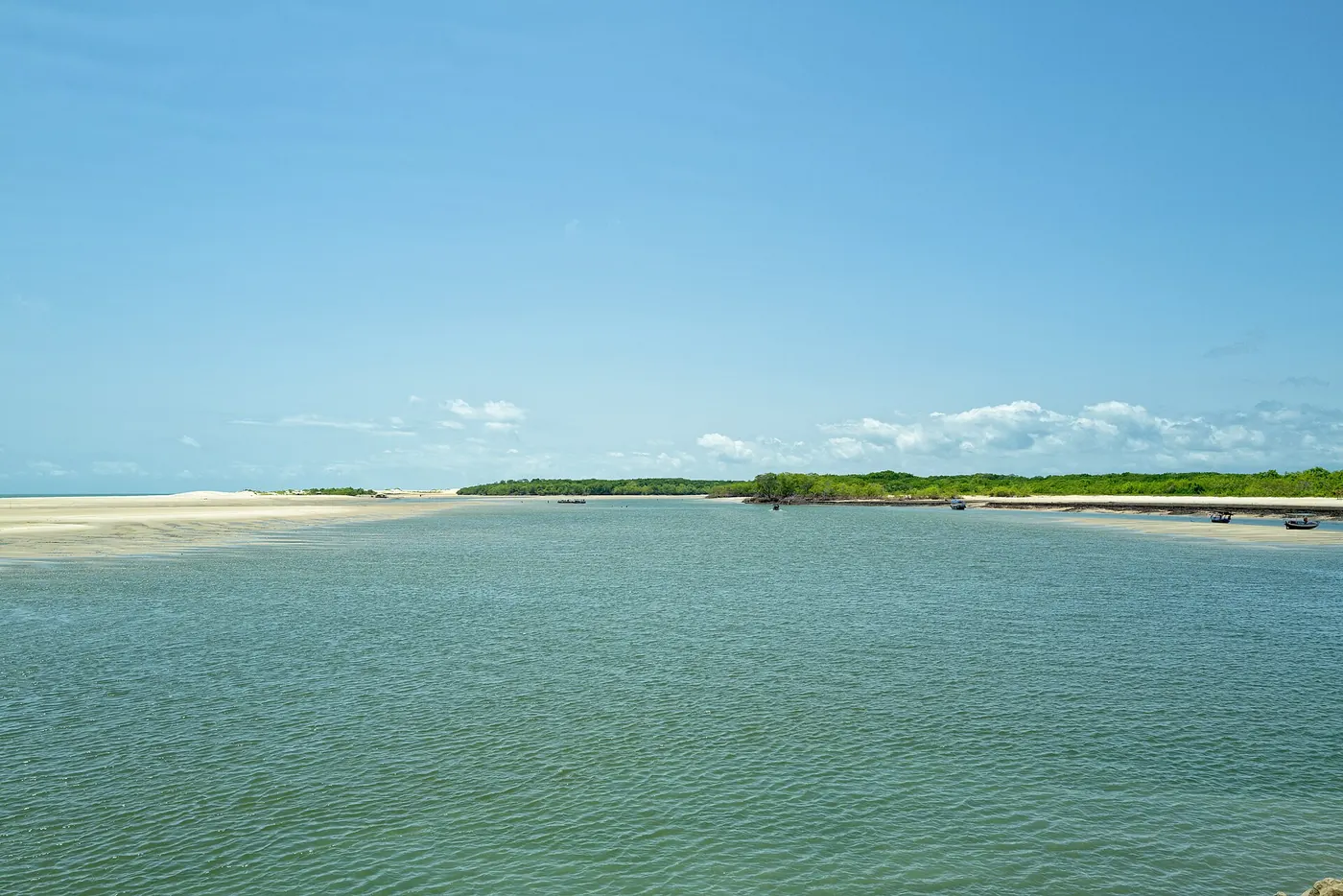 Litoral da ilha de São Luís na Raposa